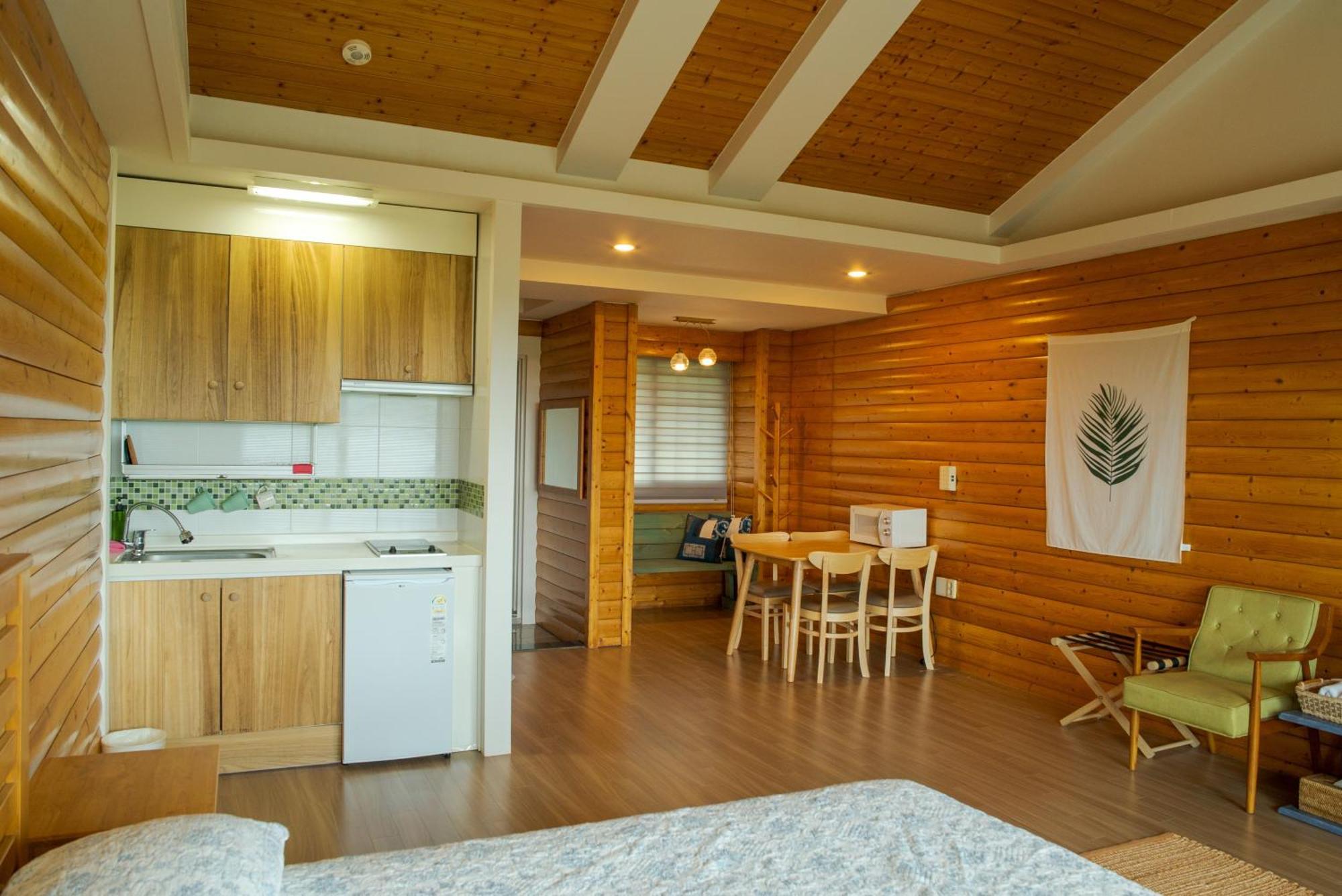 Green Narae Pension Seogwipo Extérieur photo